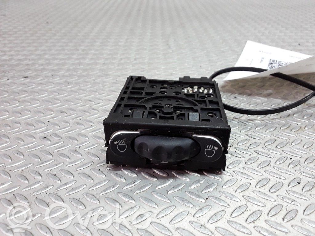 Renault Clio II Headlight level height control switch 