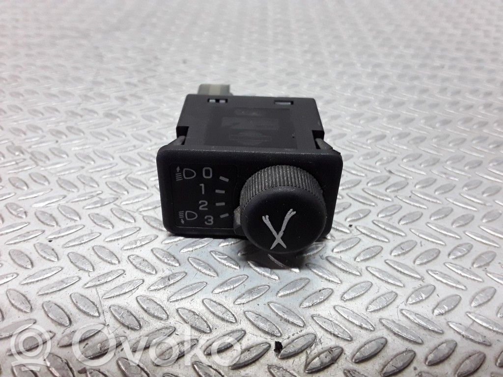 Headlight level height control switch