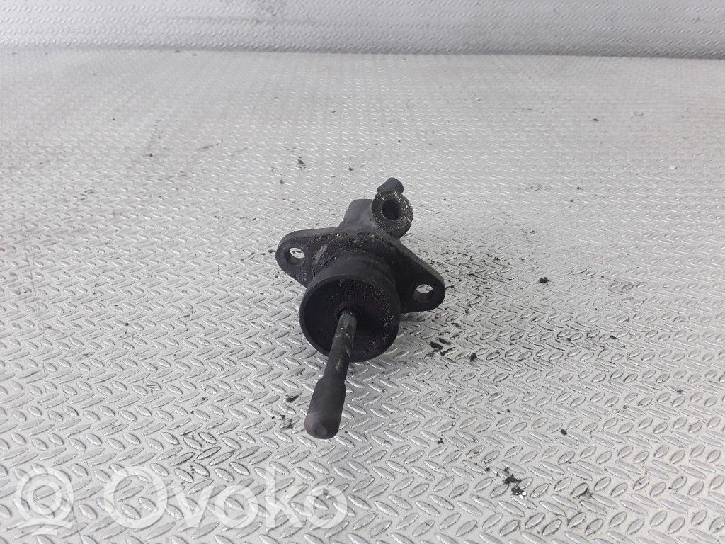 BMW 5 E39 Cilindro maestro de embrague 