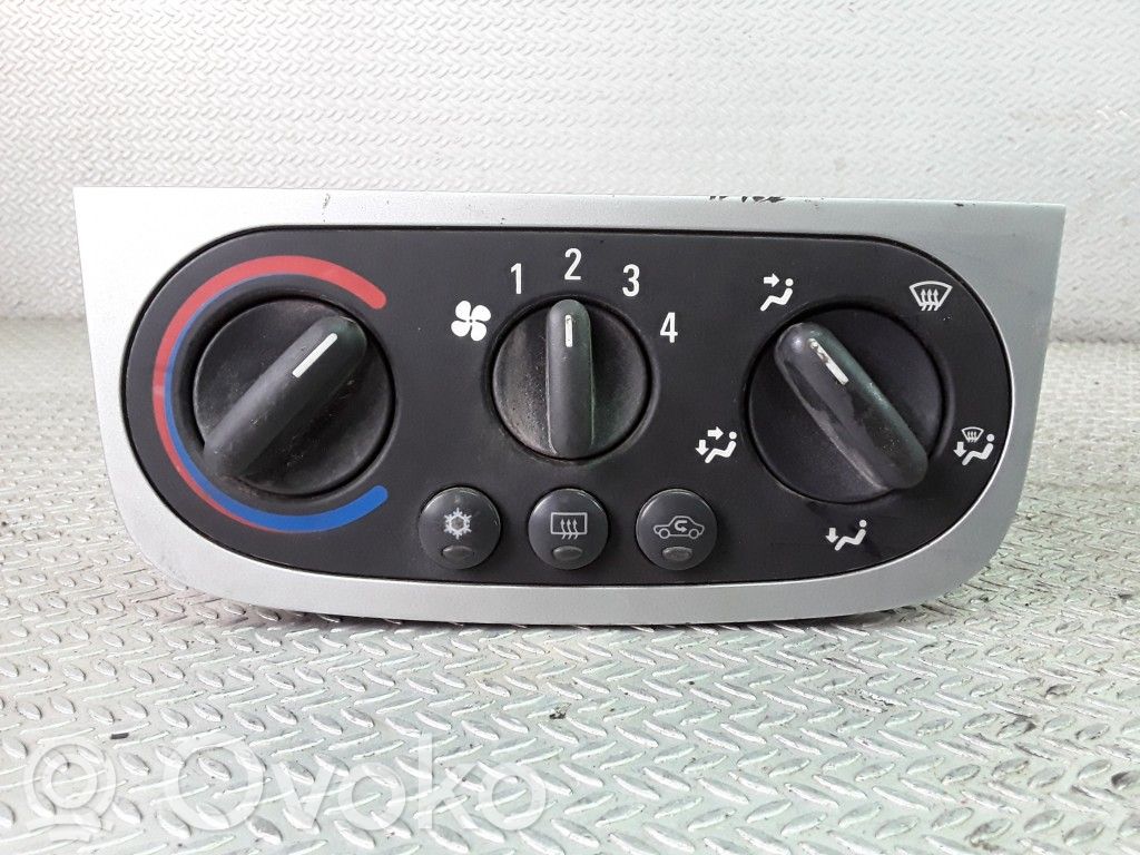 Climate control unit   031111C
