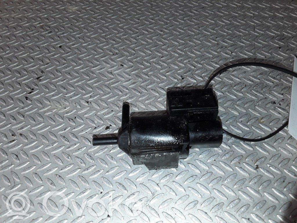 Vacuum valve