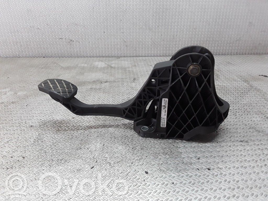Volkswagen Golf V Kytkinpoljin 