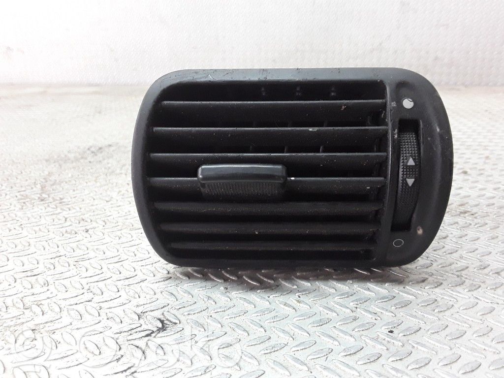 Seat Leon (1M) Šoninės oro grotelės 