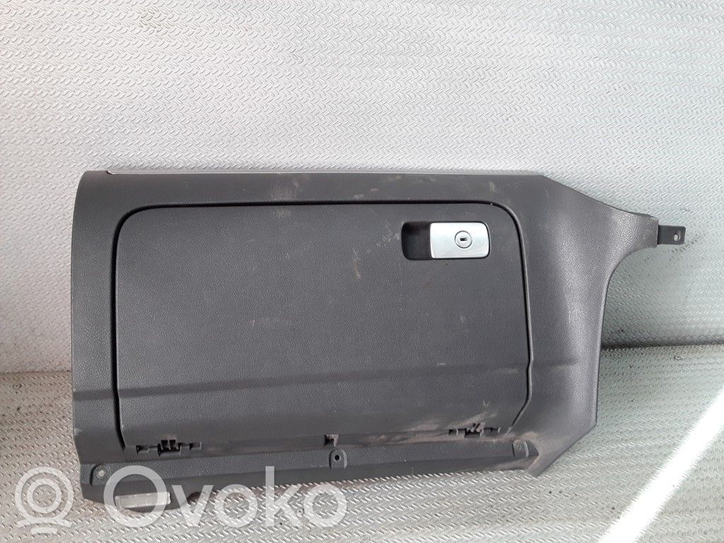 Volkswagen Golf V Juego guantera 