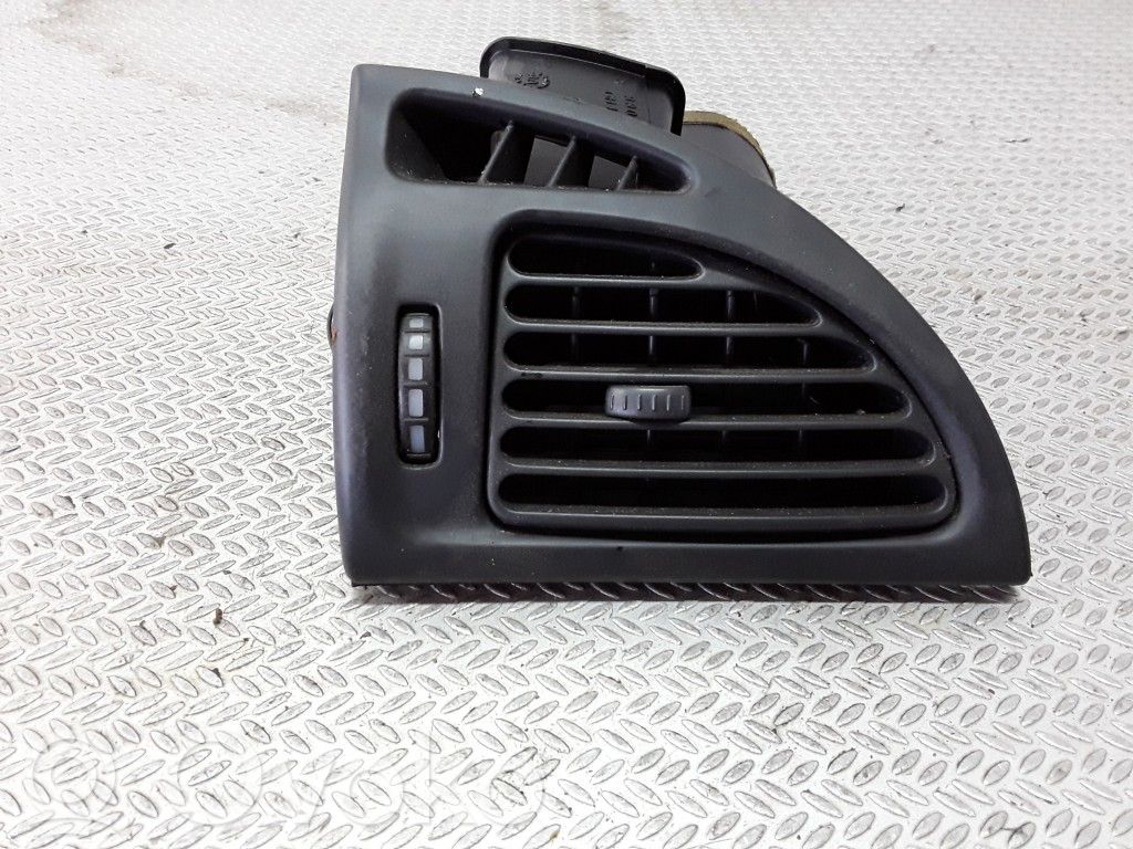 Citroen C5 Moldura protectora de la rejilla de ventilación lateral del panel 