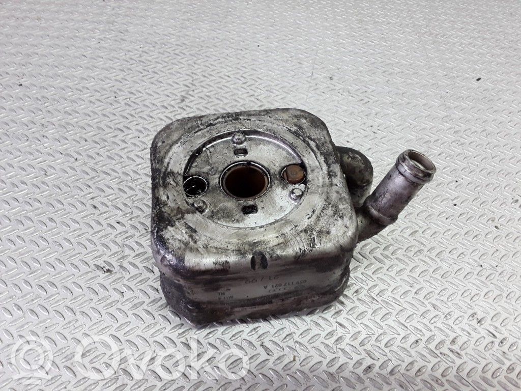 Audi A6 S6 C5 4B Halterung Ölfilter / Ölkühler 