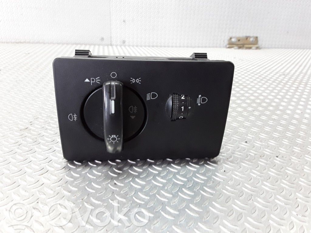 Ford Focus C-MAX Light switch 