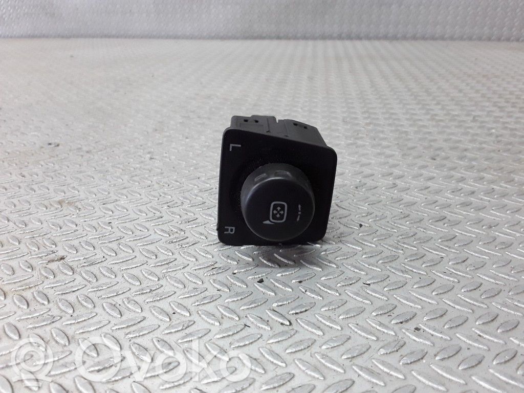Opel Antara Wing mirror switch 