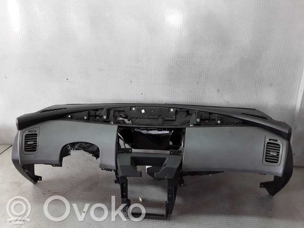 Nissan Primera Dashboard 