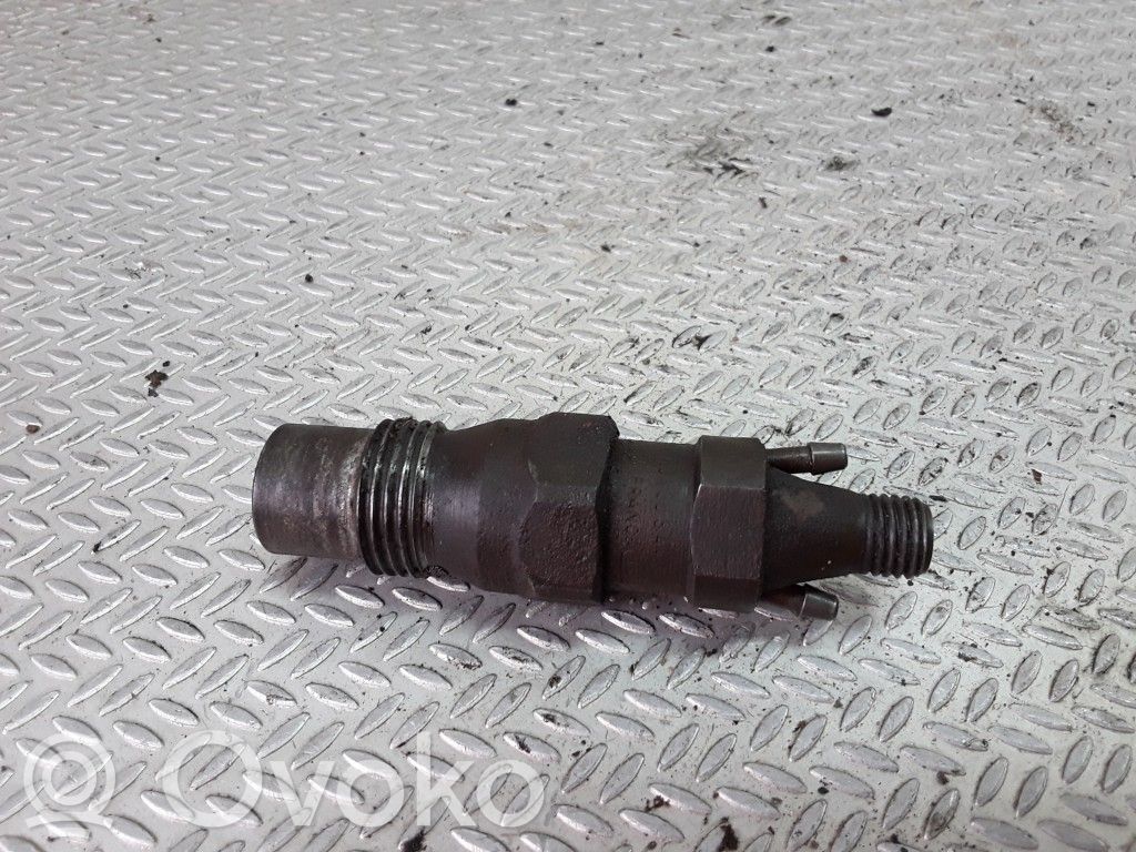 Fuel injector   068130201N