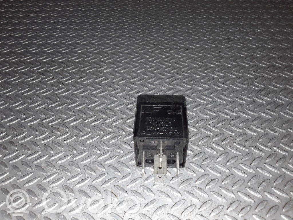 Sonstige Relais   95VW10K705BA,7M0951253