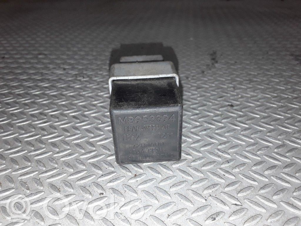 Otros relés   MB953394,72HM100