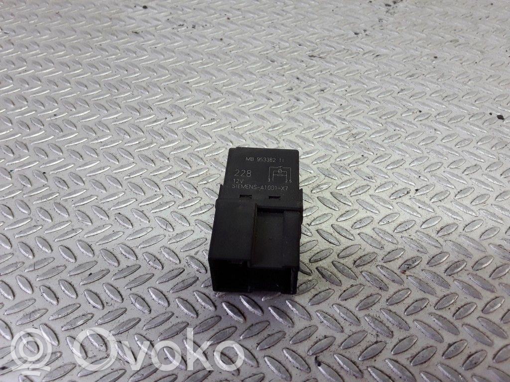 Muu rele   MB9533821I,A1001X7