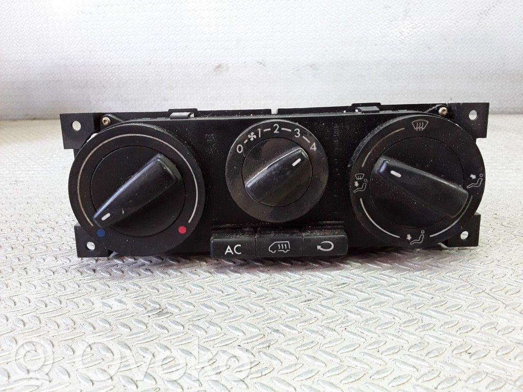 Climate control unit   7M5907049E