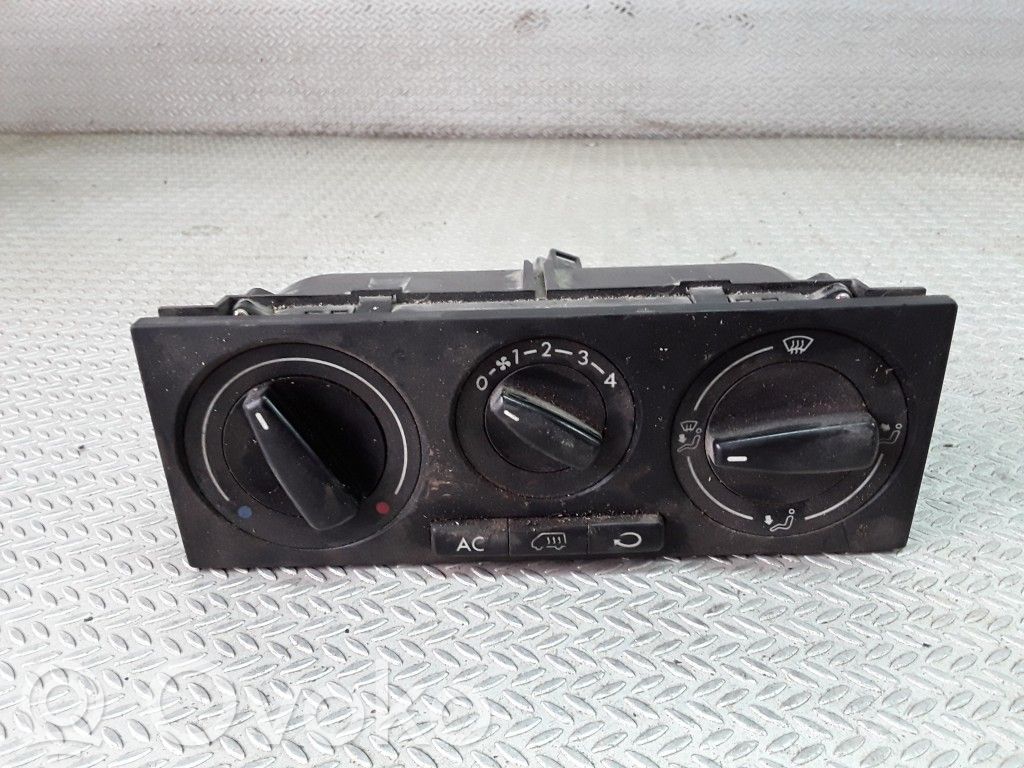 Climate control unit   7M5907049B