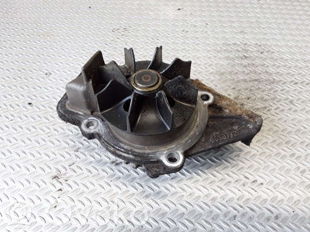 Peugeot Partner Bomba de agua 