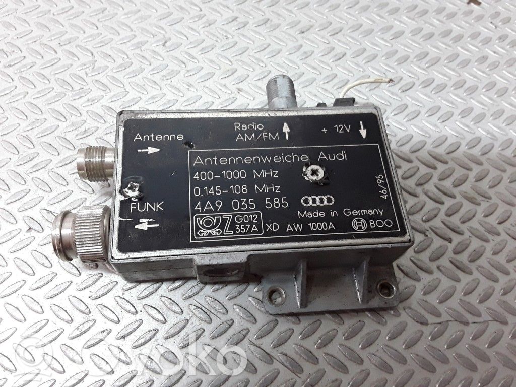 Audi A8 S8 D2 4D Aerial antenna amplifier 