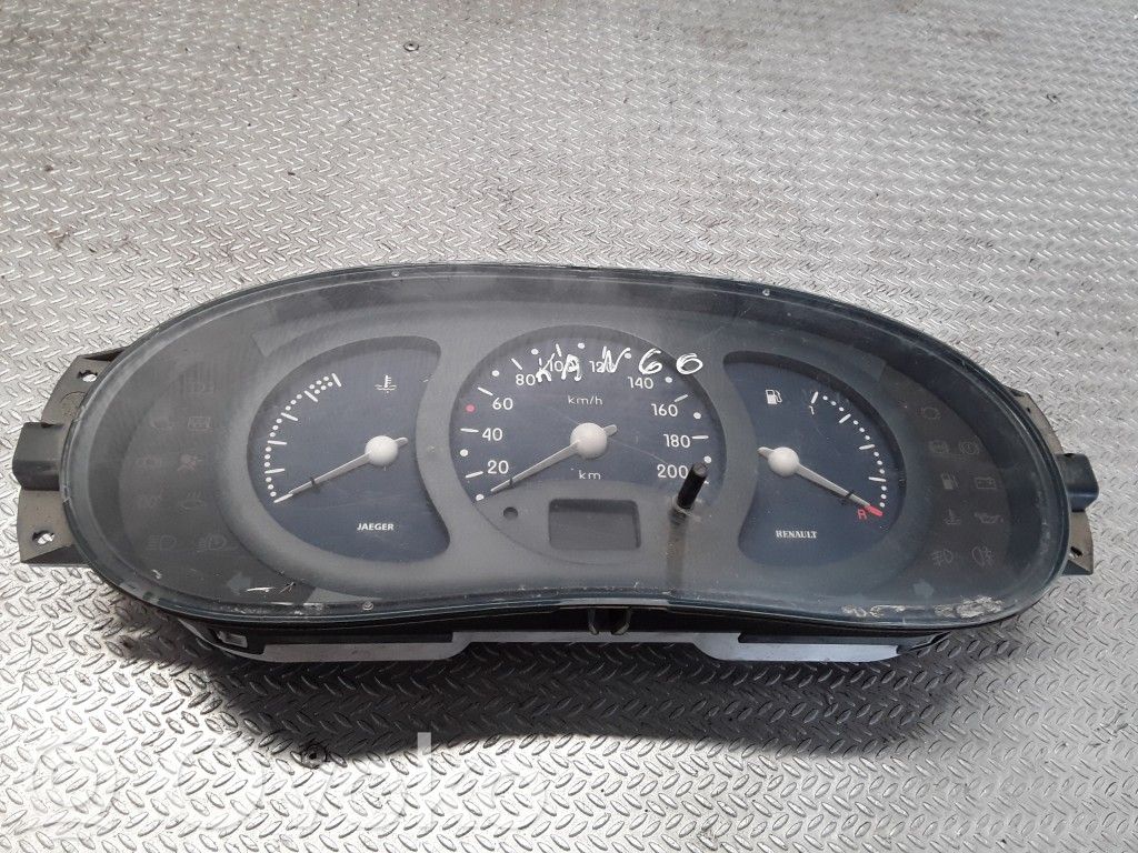 Geschwindigkeitsmesser Cockpit   07021623938