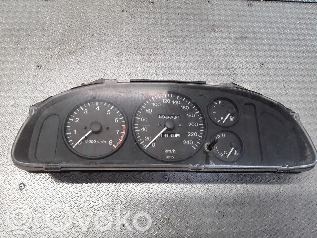Mazda 323 Speedometer (instrument cluster) 