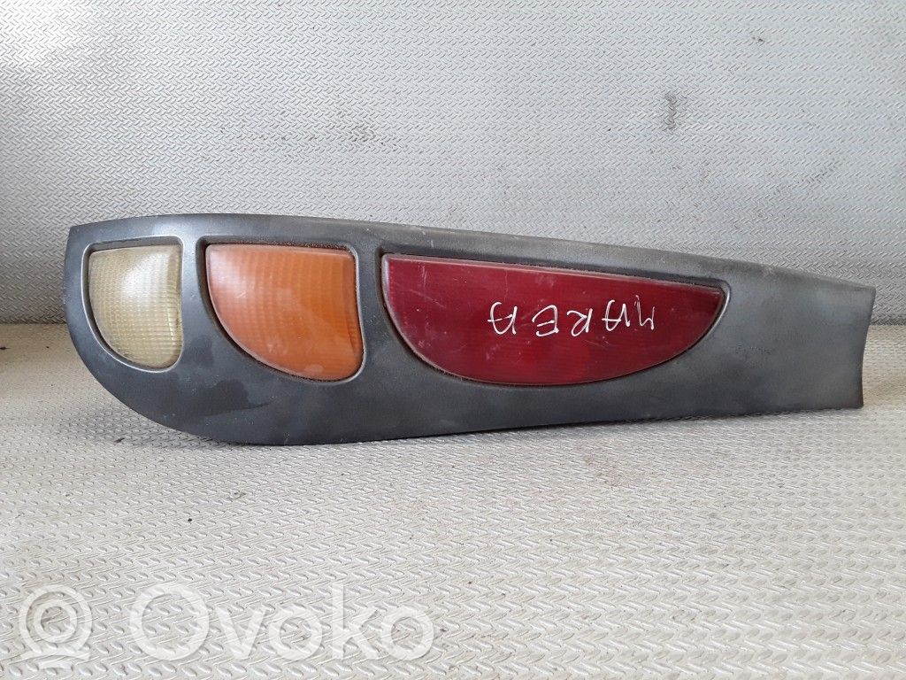 Rear/tail lights   37240748D