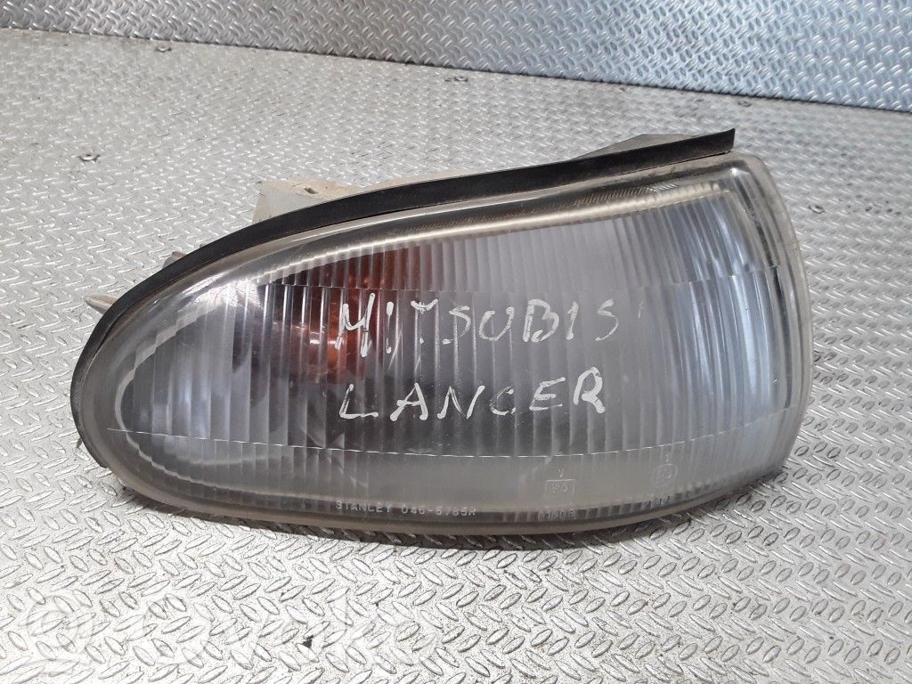 Mitsubishi Lancer Front indicator light 