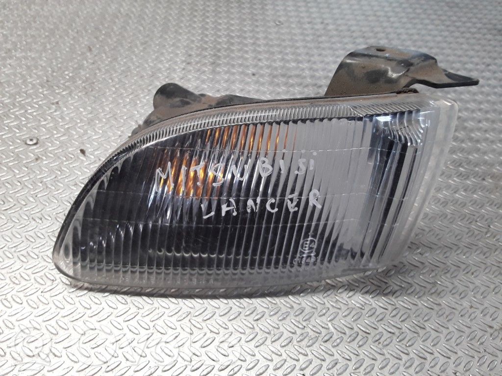 Mitsubishi Galant Semnalizator față 