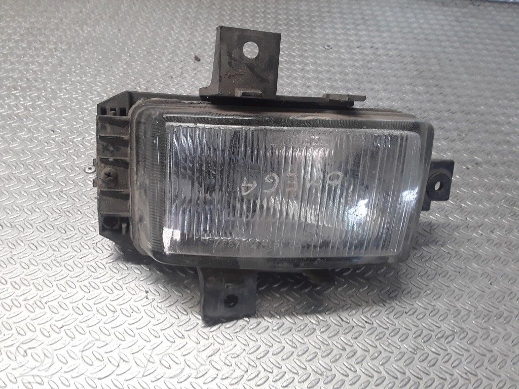Opel Omega B1 Etusumuvalo 