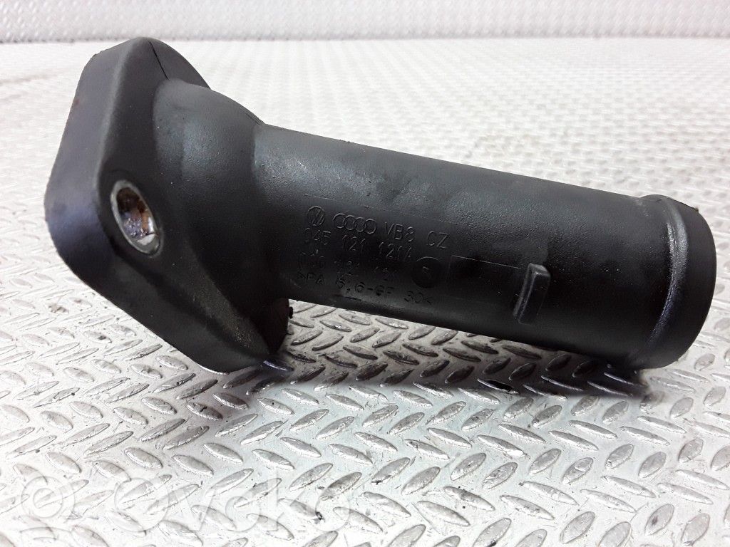 Volkswagen Polo IV 9N3 Thermostat/thermostat housing 