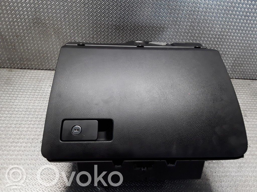 Volkswagen PASSAT B6 Schowek deski rozdzielczej 