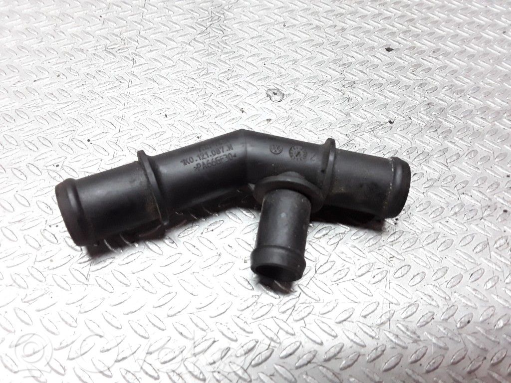 Volkswagen Jetta VI Engine coolant pipe/hose 