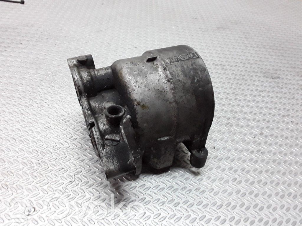 Oil filter mounting bracket   7505203