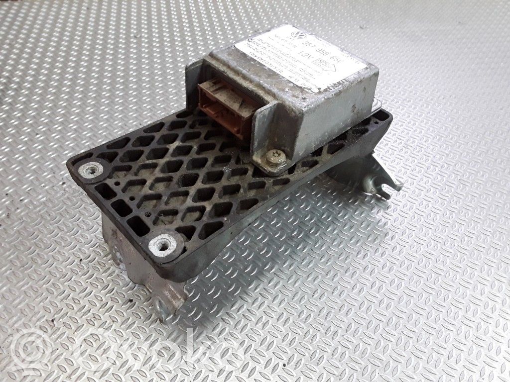 Volkswagen PASSAT B4 Airbag control unit/module 