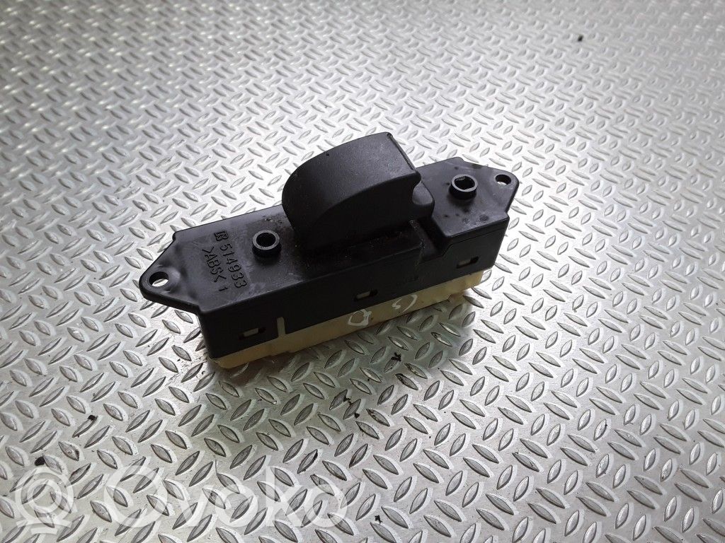 Mitsubishi Grandis Electric window control switch 