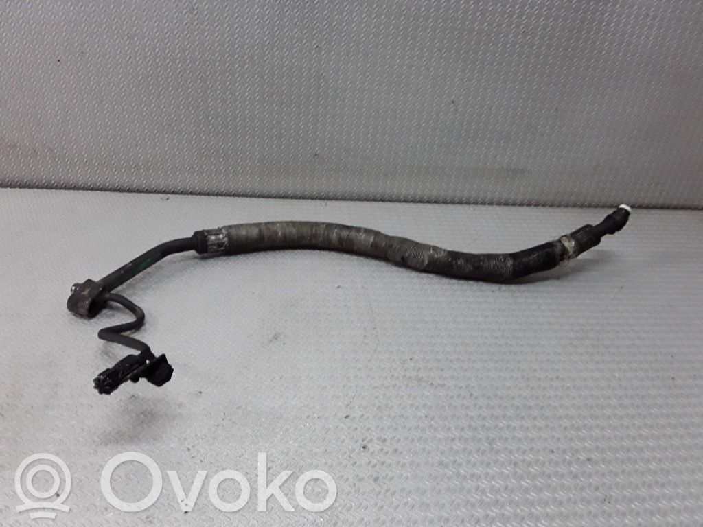 BMW 3 E46 Ilmastointilaitteen putki (A/C) 