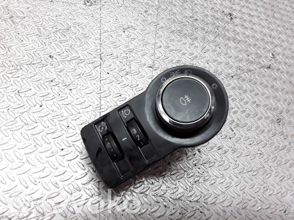 Chevrolet Cruze Light switch 