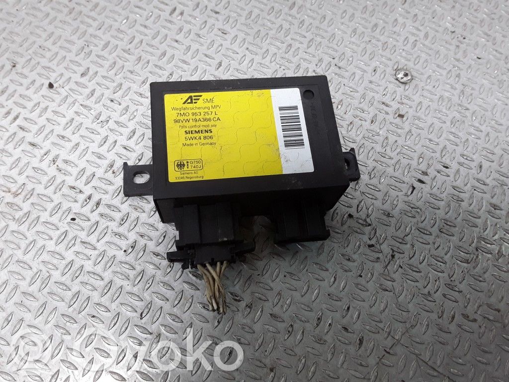Immobilizer control unit/module   7M0953257L
