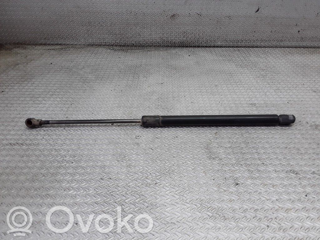 Nissan Primera Tailgate/trunk strut/damper 
