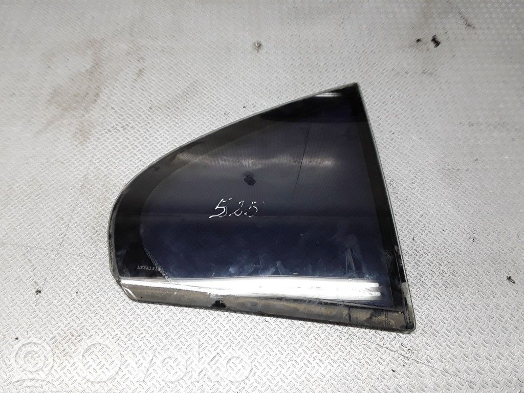 Rear vent window glass