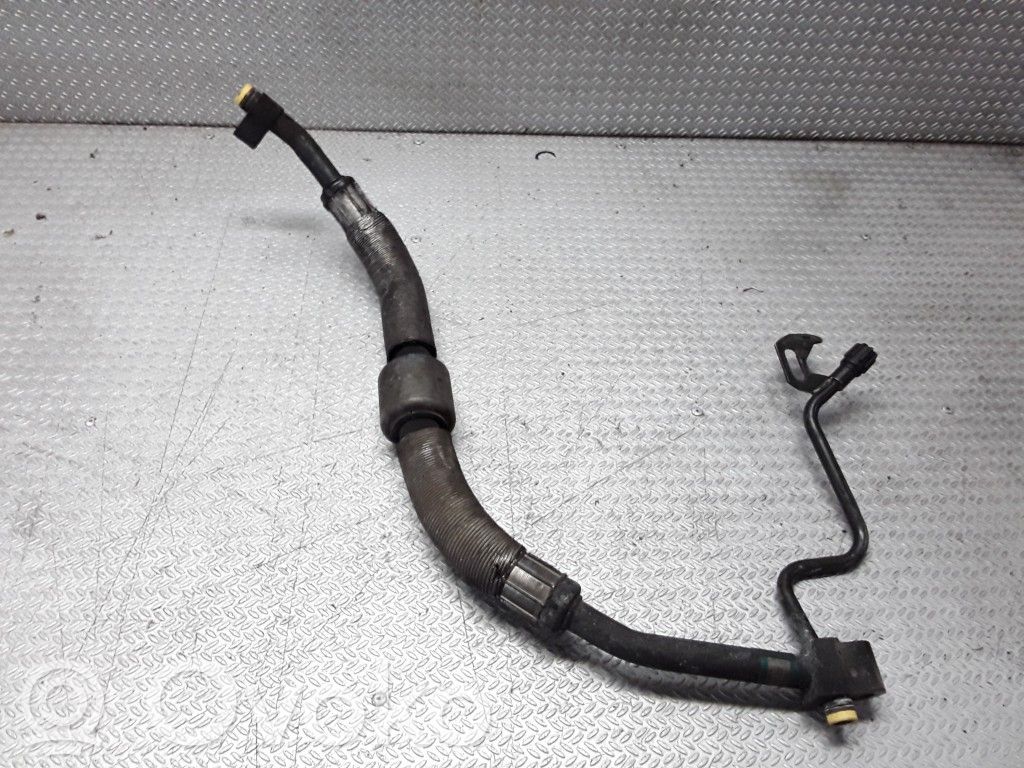 BMW 3 E46 Ilmastointilaitteen putki (A/C) 