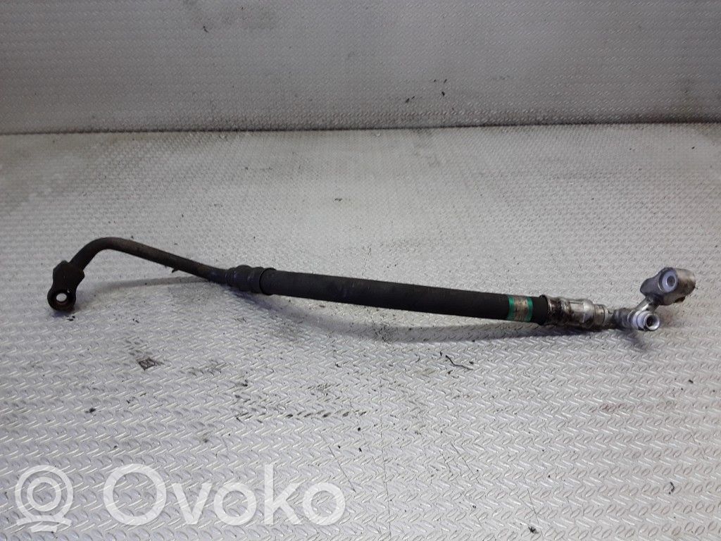 BMW 3 E46 Ilmastointilaitteen putki (A/C) 