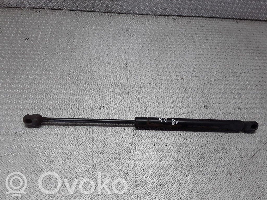 Audi A8 S8 D2 4D Tailgate/trunk strut/damper 