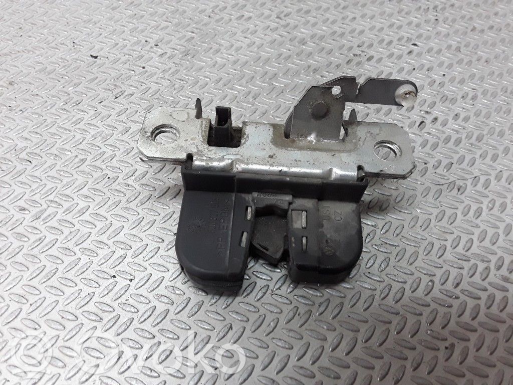 Volkswagen Polo IV 9N3 Tailgate/trunk/boot lock/catch/latch 