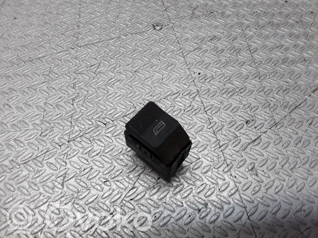 Elektrisko logu slēdzis   4D09598550IC