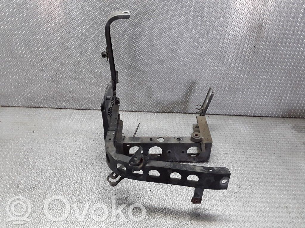 Audi A8 S8 D2 4D Radiatoru paneļa sānu daļa (televizors) 