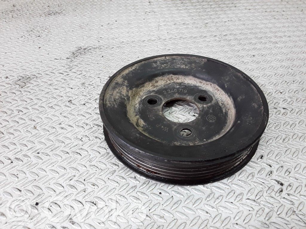 BMW 5 E39 Power steering pump pulley 