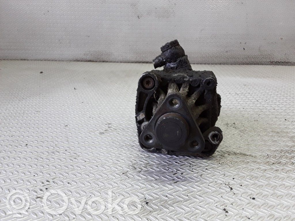 Opel Omega B1 Power steering pump 