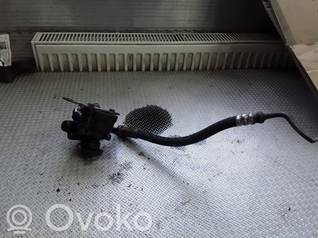 Ohjaustehostimen pumppu   26026054