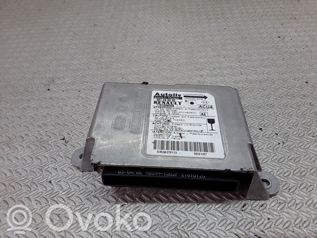 Renault Megane II Airbag control unit/module 