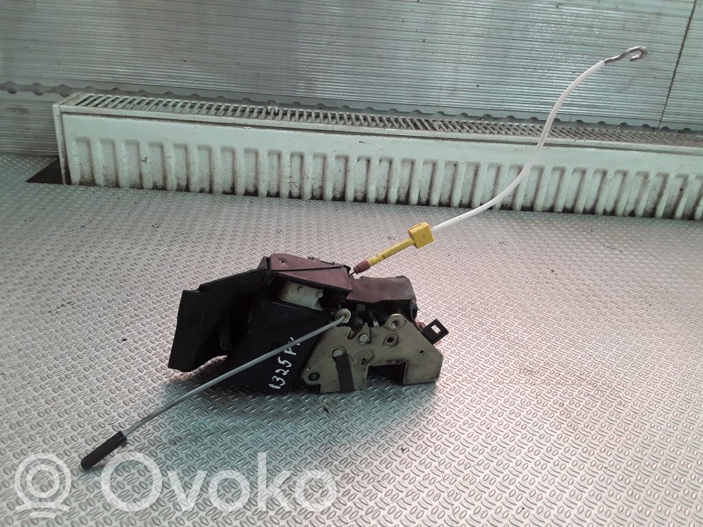 Front door lock   8352165