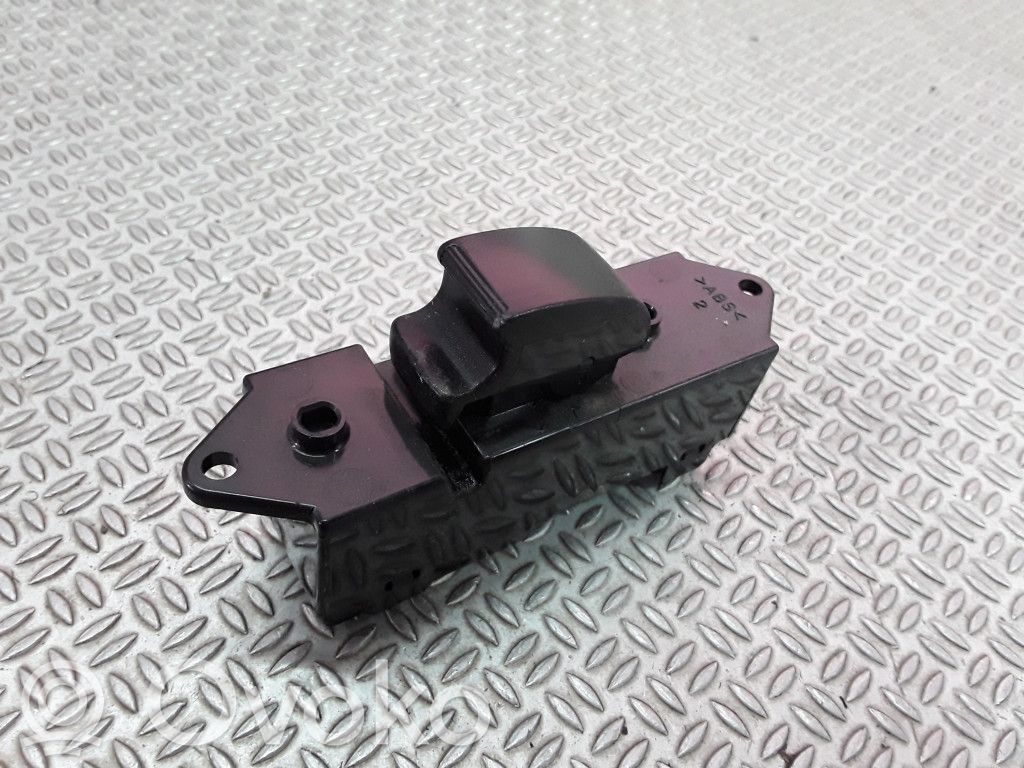 Mitsubishi Lancer X Interruptor del elevalunas eléctrico 